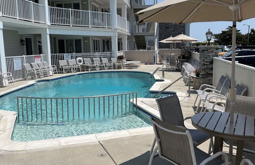 Avalon Copropriété | AVALON BEACH BLOCK! Renovated, Luxury condo W/heated pool steps to everything