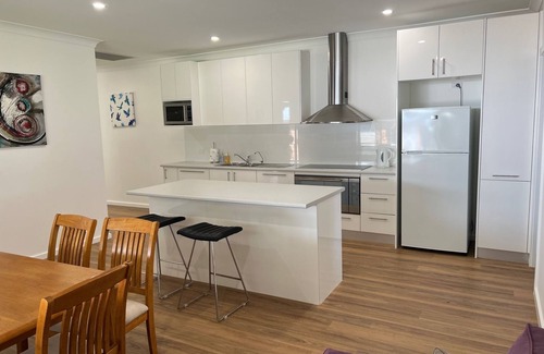 Beresfield Villa | AVALON REST THORNTON 2 Bedroom Apartment in Tranquil Location