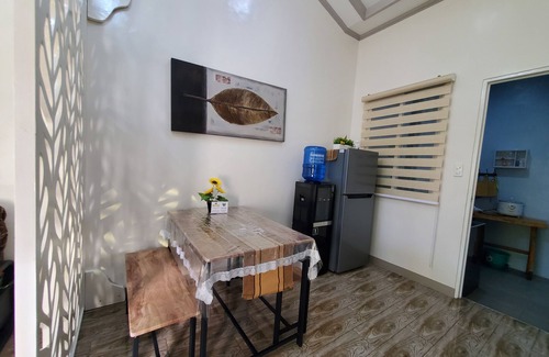 Tayug Maison | AVE Homes D- 2 BDRMS, Parking, A/C, WiFi, Netflix