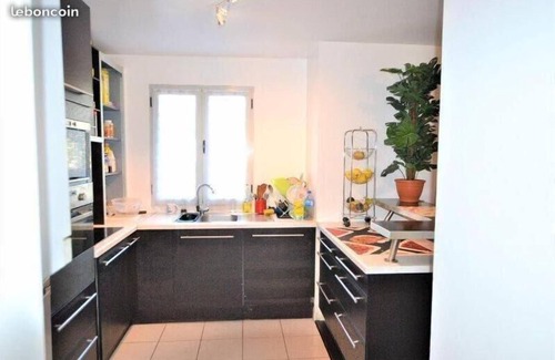 Bussy-Saint-Georges Maison | Avenue de Général de Gaulle Guesthouse