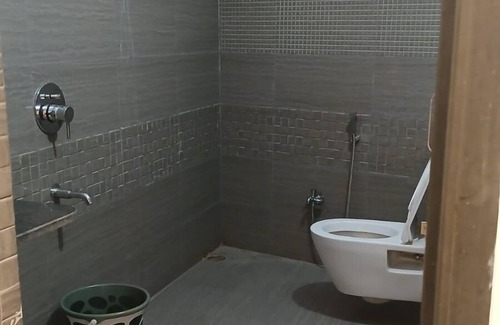 Khagaria Hôtel | Avini's Garden & Hotel By GRB