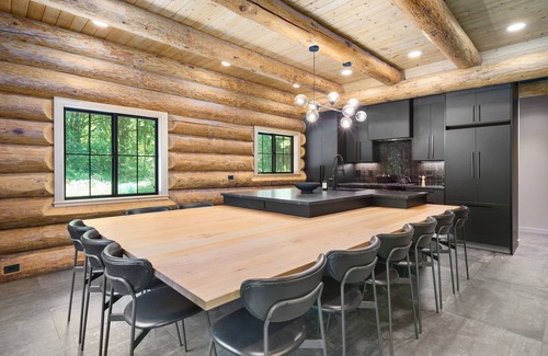 Deming Maison | Avlägsen Chalet: Modern Scandinavian Retreat w/ Hot Tub near Mt. Baker Ski Area