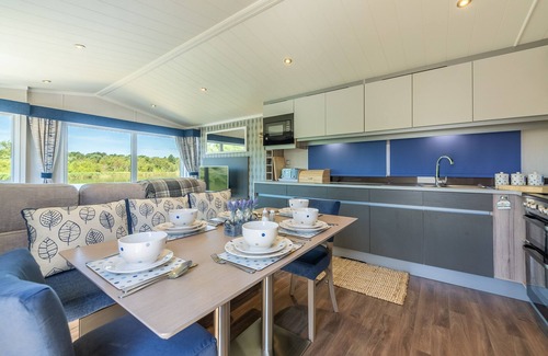 Wells-next-the-Sea Cabine | Avocet 28 est un magnifique lodge situé au bord de l’eau.