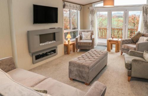 Dunning Maison | Avonal Lodge 24