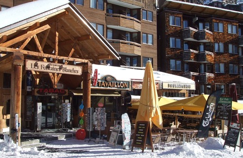 Avoriaz Appartement | AVORIAZ, PLEIN CENTRE, ETE 2024 , VIDEO PROJECTEUR