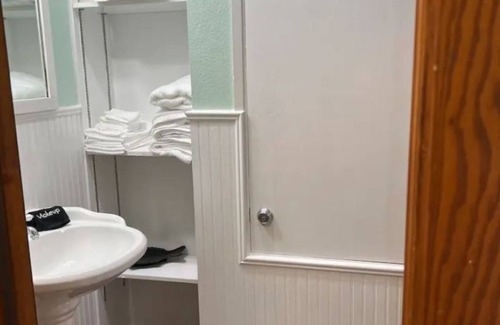 Palacios Appartement | Aw Tomorrow Siesta and Shower - The Salty Cowboy