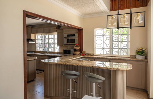 West Gate Hills Maison | Awaii Jamaica
