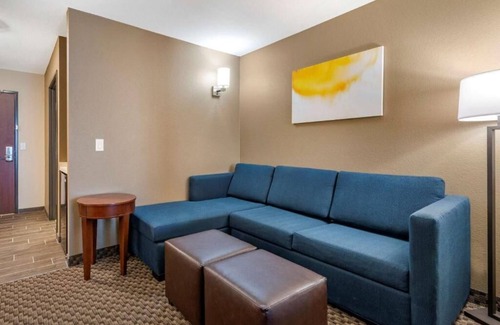 Broomfield Maison | Award Winner New Broom field room near 1stBank Center