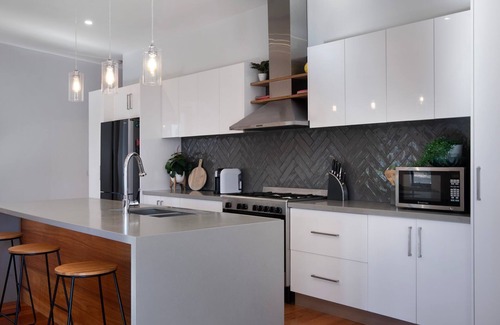 Daylesford Maison | Away- an architecturally designed gem, great location!