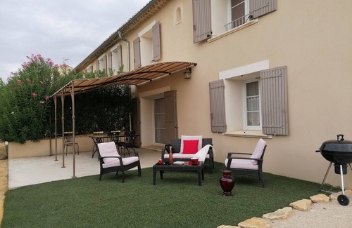 Piolenc Cottage | Loin du tumulte, posez vos valises dans ce Mas réservé au Tourisme de Charme