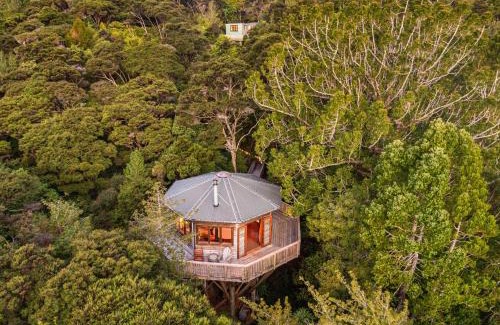 Waiheke Island Maison | AWAY Treehouse & Forest SPA