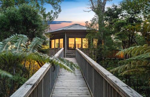 Waiheke Island Maison | AWAY Treehouse & Forest SPA