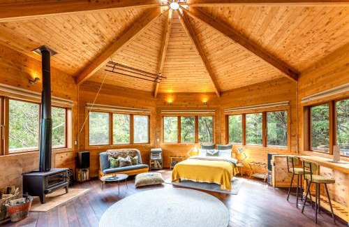 Waiheke Island Maison | AWAY Treehouse & Forest SPA