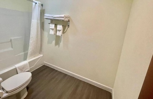 Cuero Maison | Awe-Striking Apartments! 3 Trendy Units, Minutes’ drive from Guadalupe River