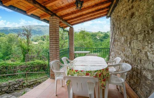 Castelnuovo di Val di Cecina Maison | Awesome Home In Castelnuovo Val Di Cec