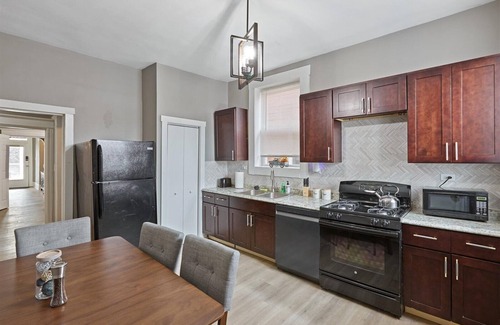 St. Louis Maison | AWESOME 5 bedroom 1910 Dynasty in St. Louis-LOOP, WASHU, FOREST PARK, & PAGEANT!
