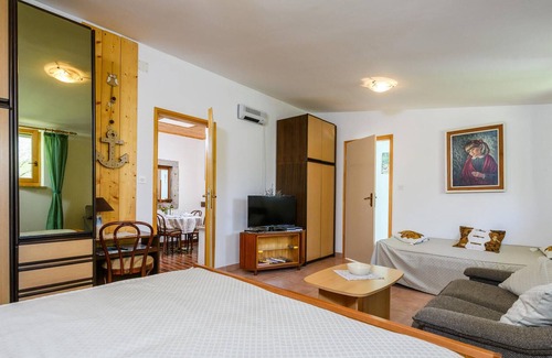 Sveta Nedelja Appartement | Awesome Apartment in Labin With 1 Bedrooms and Wifi
