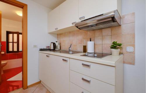 Cres Appartement | Awesome Apartment In Cres With Wifi