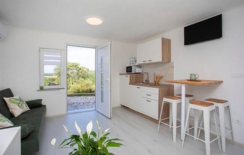 Ripenda Verbanci Appartement | Awesome Apartment In Labin With Wifi