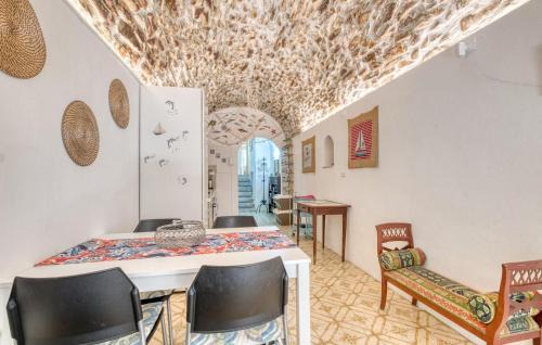 Villa San Secondo Appartement | Awesome Apartment In Sanremo Im