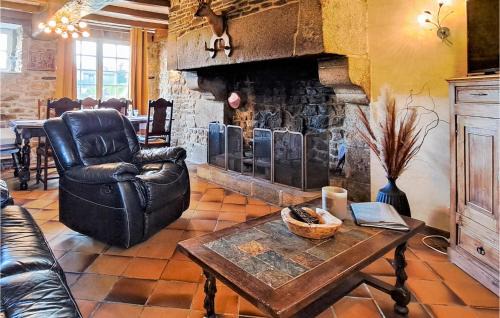 Saint-Brice-de-Landelles Maison | Awesome Home In Saint-Brice-De-Landell