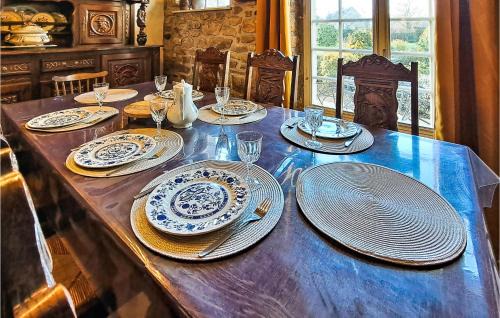 Saint-Brice-de-Landelles Maison | Awesome Home In Saint-Brice-De-Landell
