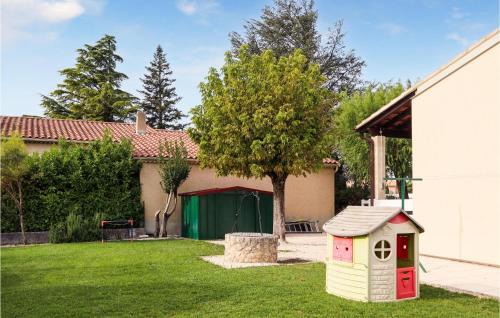 Saint-Just-la-Pendue Maison | Awesome Home In Pierrelatte With Wifi