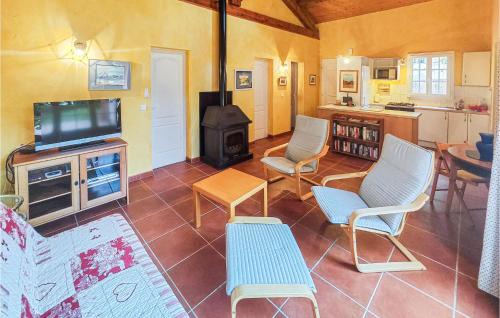 Ferrieres-Poussarou Maison | Awesome Home In Ferrières-Poussarou