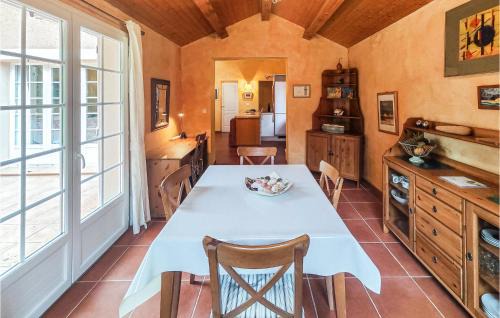 Ferrieres-Poussarou Maison | Awesome Home In Ferrières-Poussarou