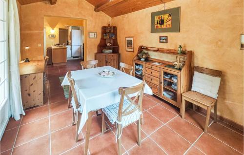 Ferrieres-Poussarou Maison | Awesome Home In Ferrières-Poussarou