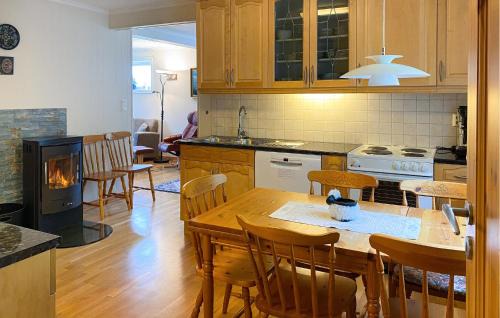 Aheim Maison | Awesome Home In Åheim With Wifi