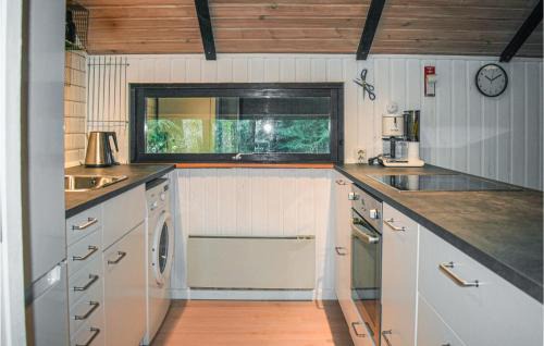 Ronninge Maison | Awesome Home In Annerstad With Sauna