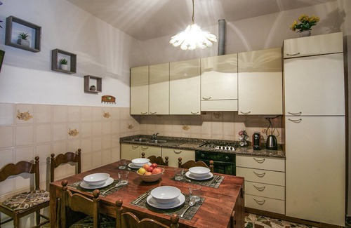Massa Maison | Awesome home in Bargana with WiFi