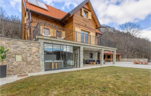 Gospic Maison | Awesome Home In Barlete With Kitchen