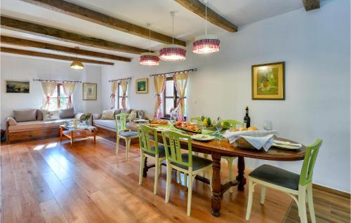 Breznicki Hum Maison | Awesome Home In Breznicki Hum