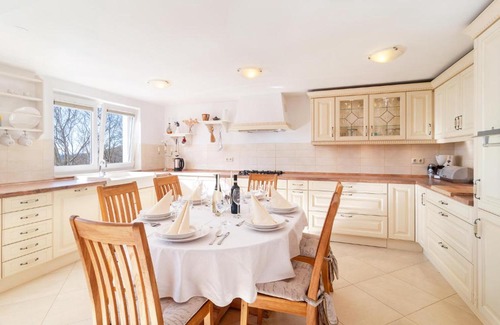 Cista Provo Maison | Beautiful home in Cista Provo with 5 Bedrooms, WiFi and Private swimming pool
