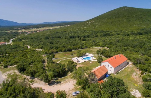 Cista Provo Maison | Beautiful home in Cista Provo with 5 Bedrooms, WiFi and Private swimming pool