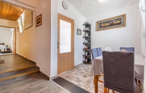 Sezana Maison | Awesome Home In Dutovlje With Wifi