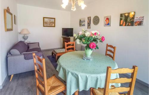 Selles-Saint-Denis Maison | Awesome Home In Selles-Saint-Denis