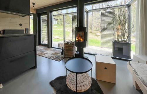 Fristad Maison | Awesome Home In Fristad With Kitchen