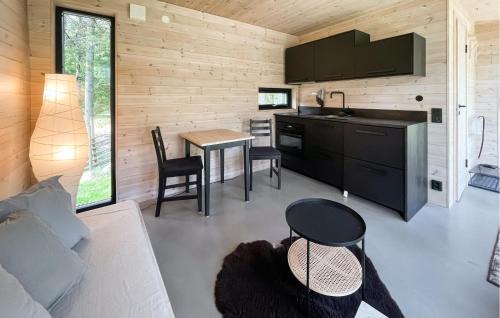 Fristad Maison | Awesome Home In Fristad With Kitchen