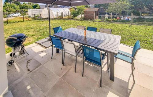 Hirel Maison | Awesome Home In Hirel With Wifi