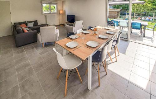 Hirel Maison | Awesome Home In Hirel With Wifi