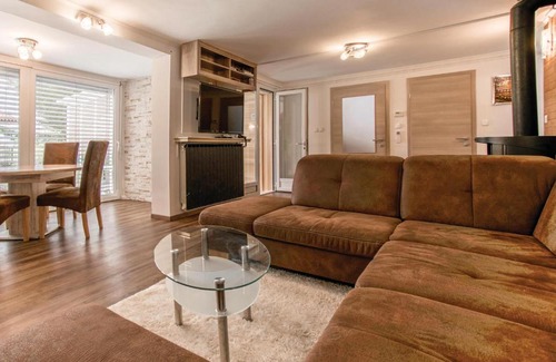 Izola Maison | Awesome home in Izola w/ Sauna, WiFi and 3 Bedrooms