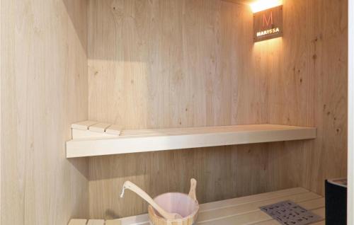 Lembruch Maison | Awesome Home In Lembruchdümmer See