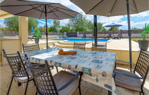 Filipini Maison | Awesome Home In Mihelici With Wifi