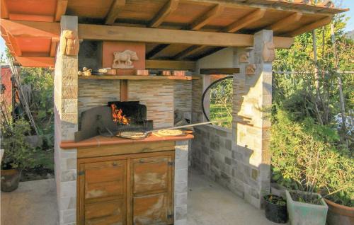 Capanne-Prato-Cinquale Maison | Awesome Home In Montignoso -Ms-