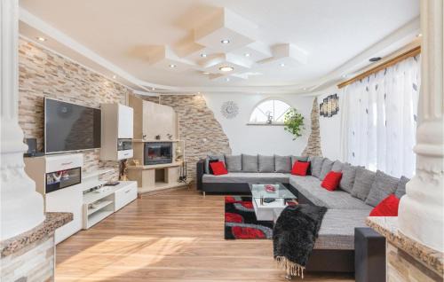Sveta Nedelja Maison | Awesome Home In Nedescina With Kitchen