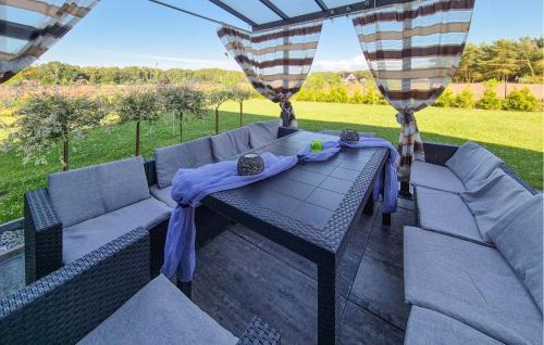 Miroszewo Maison | Awesome Home In Nowe Warpno With Wifi