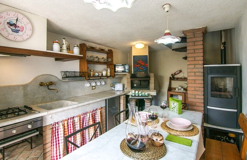 Querceta Maison | Awesome home in Querceta with WiFi